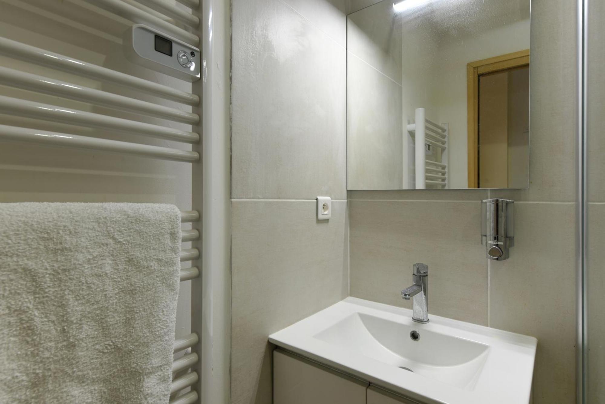 Provencal Studio Netflix Appart-Hotel-Provence La Fare-les-Oliviers Exteriér fotografie